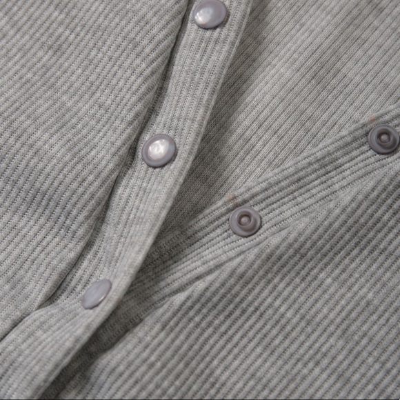 NWT Long Sleeve Bodysuit 🏷 - Picture 4 of 7